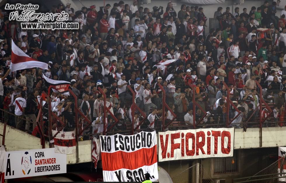 River Plate vs Universidad San Martín de Porres (LIB 2008) 5